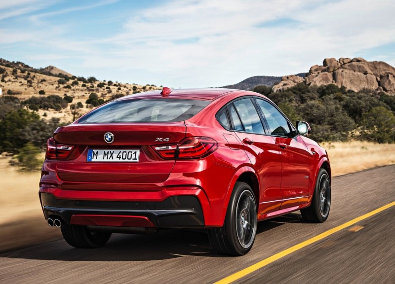 BMW X4 вид сзади BMW X4 вид сзади