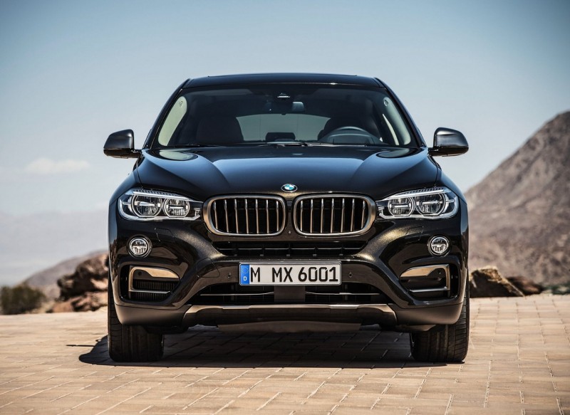 Вид спереди BMW X6 BMW X6 вид спереди