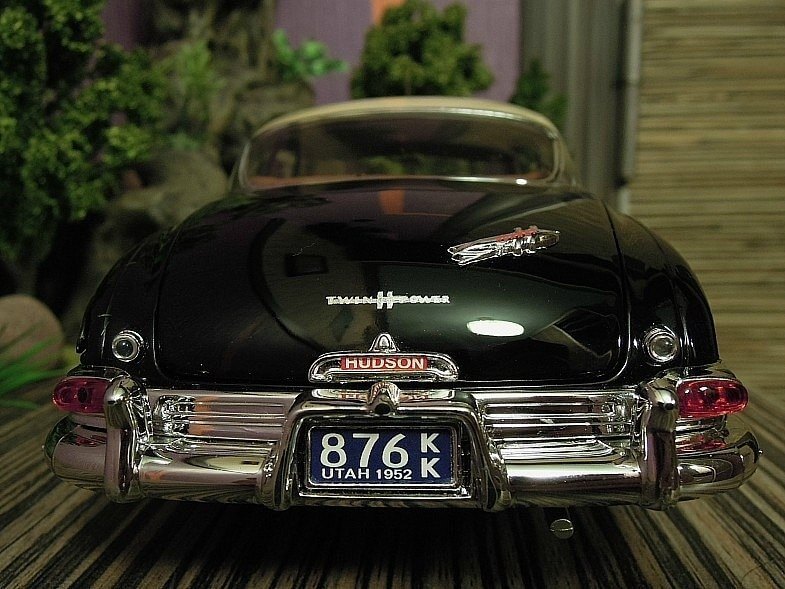Вид сзади Hudson Hornet 