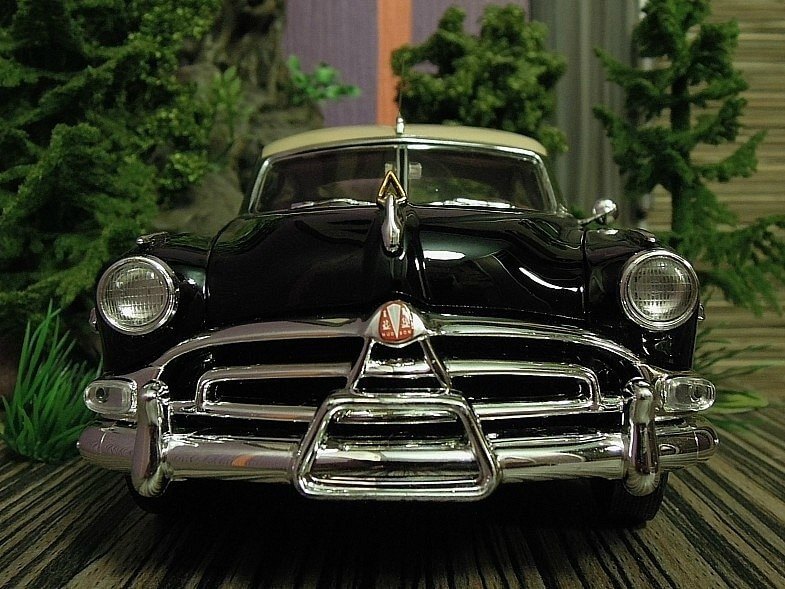Вид спереди Hudson Hornet