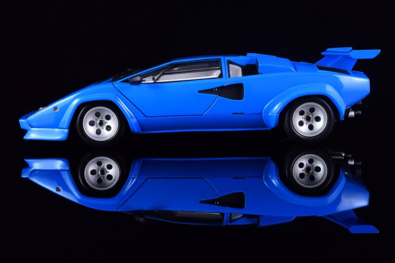 Вид сбоку Lamborghini Countach LP5000 