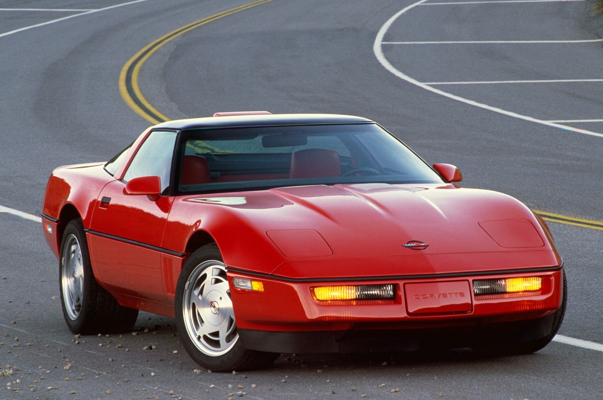 Четвертое поколение Corvette был полным редизайном Corvette производства 19...