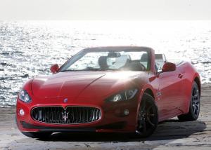 Maserati GranCabrio вид спереди