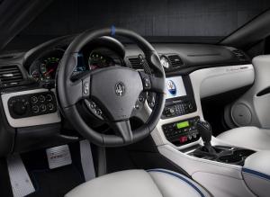 Maserati GranCabrio салон