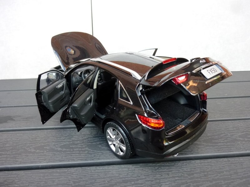 Infinity FX 50S кроссовер