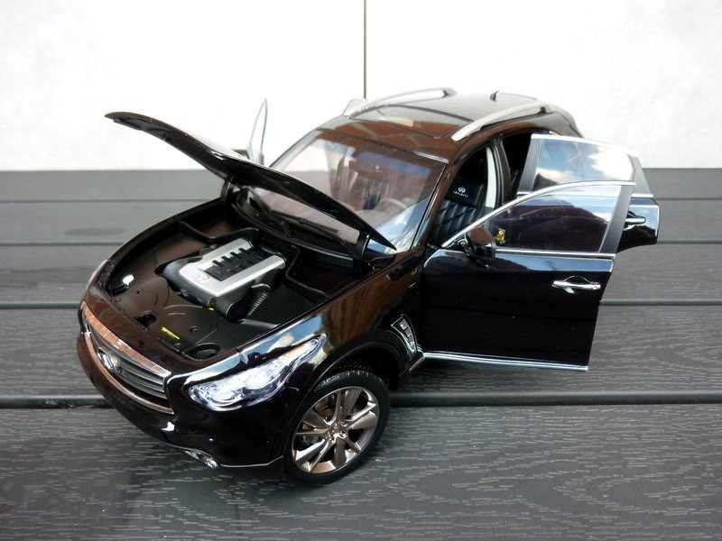 Автомобильная модель Infinity FX 50S 