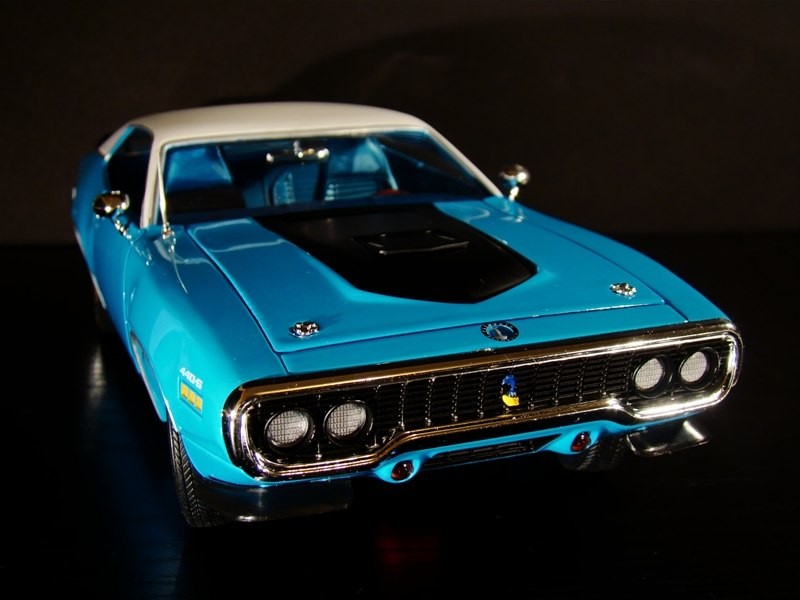 Вид спереди Plymouth Road Runner 440-6