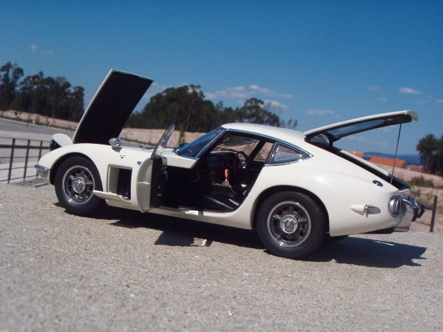 Автомобильная модель Toyota 2000 GT