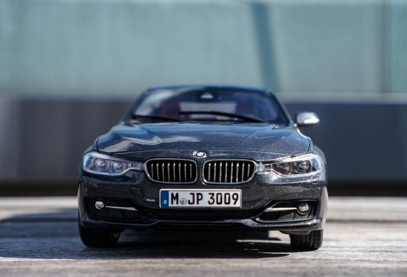 BMW 335i вид спереди