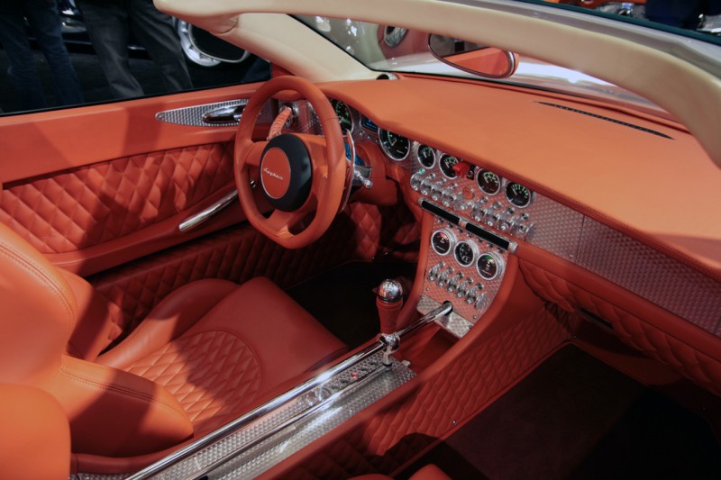 Интерьер Spyker C8 Aileron Spyder