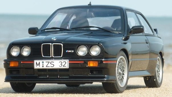 Фото BMW M3 E30 Sport Evolution 
