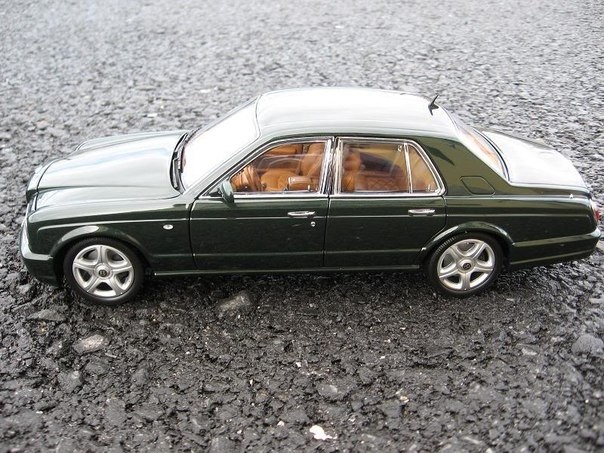 Вид сбоку Bentley Arnage T