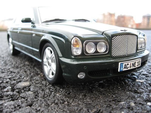 Автомобильная модель Bentley Arnage T фотография