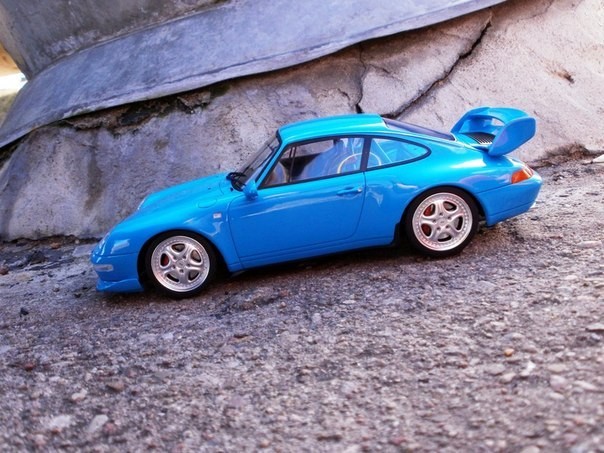 Вид сбоку Porsche 911( 993) RS Club Sport 