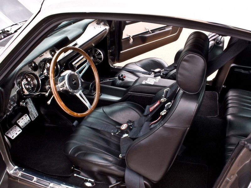Shelby Mustang GT500 интерьер