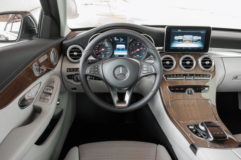 Mercedes-Benz GLC Coupe фотография салона