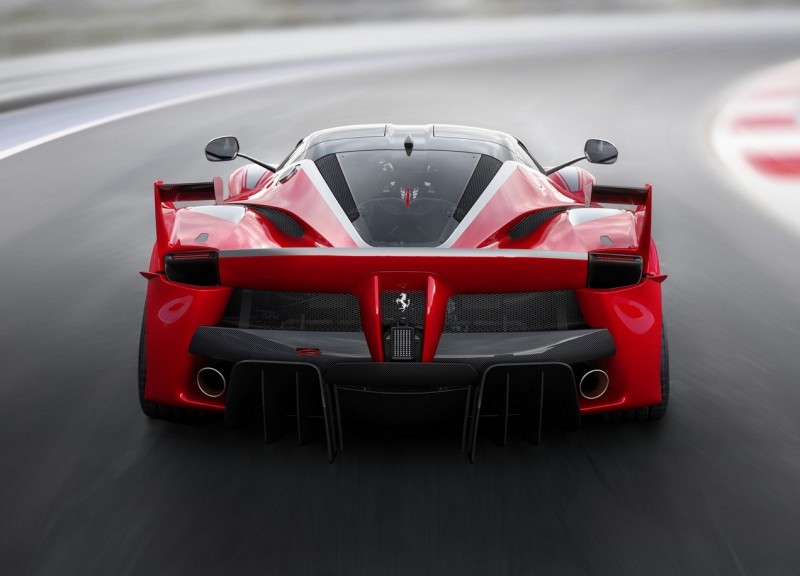 Ferrari FXX K вид сзади