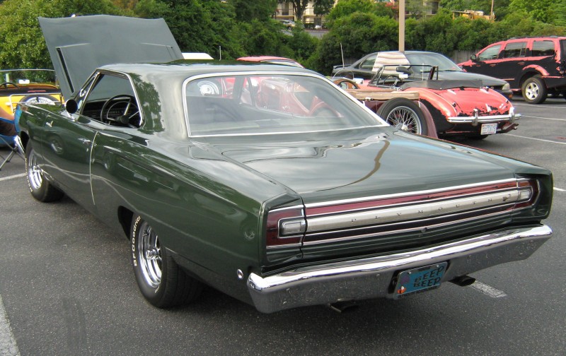 Plymouth Road Runner вид сзади