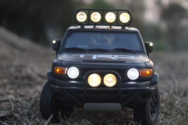 Toyota FJ Cruiser вид спереди