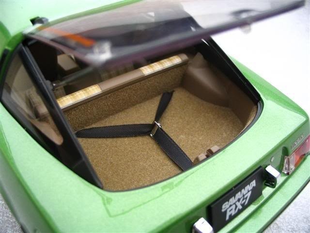 Mazda RX 7 Savanna багажник