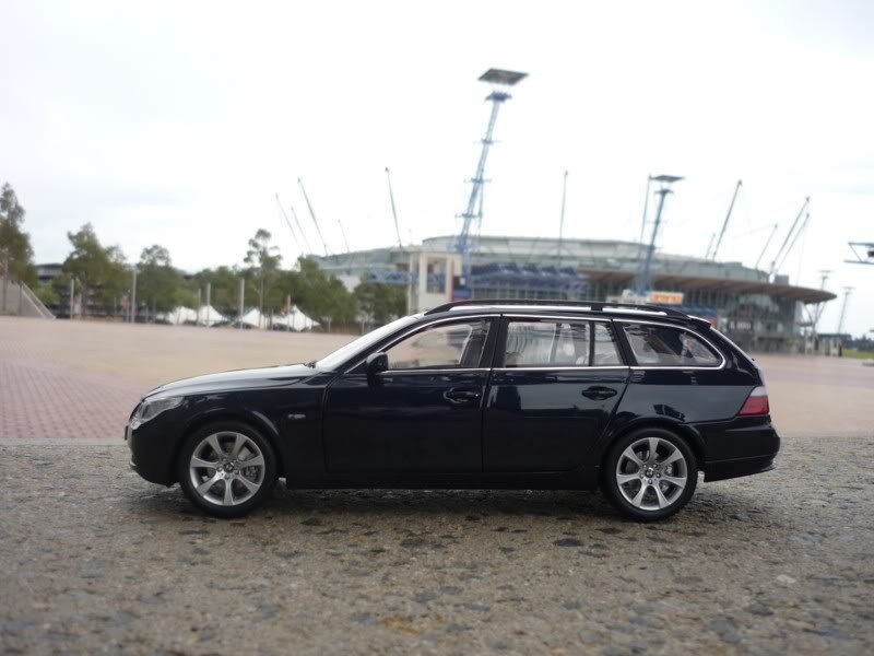 BMW 545i Touring вид сбоку