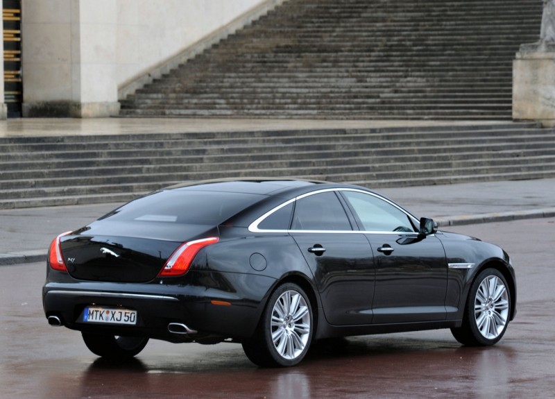 Jaguar XJ седан