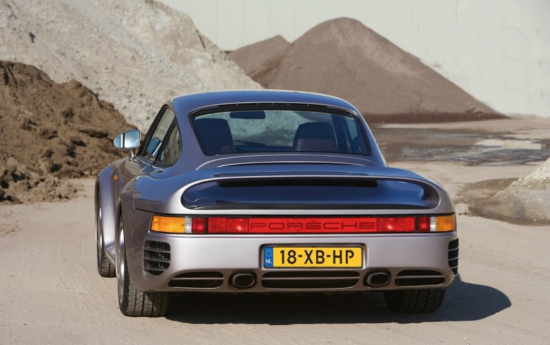 Porsche 959 вид с зади Porsche 959 вид с зади