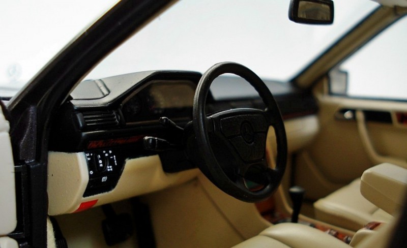 Mercedes-Benz E320 салон