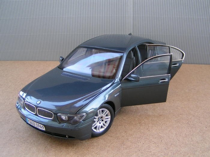 BMW 745i фотография