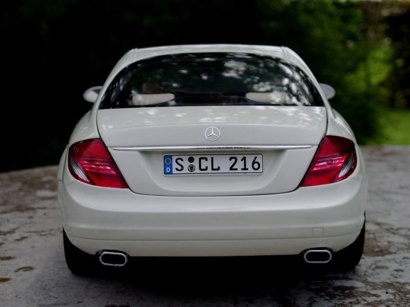 Вид сзади Mercedes-Benz CL 500 
