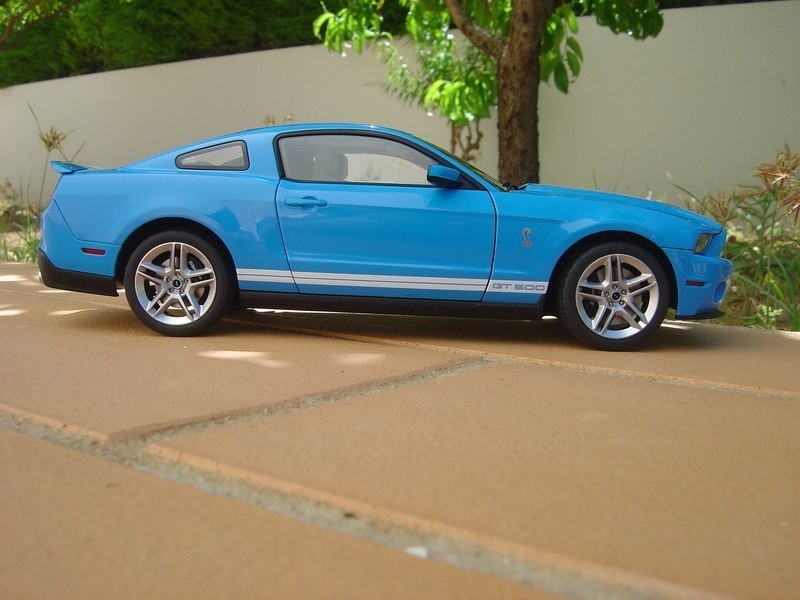 Вид сбоку Ford Shelby Mustang GT500 