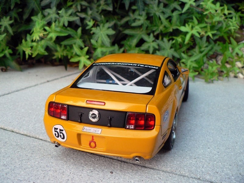 Вид сзади Ford Mustang FR500C