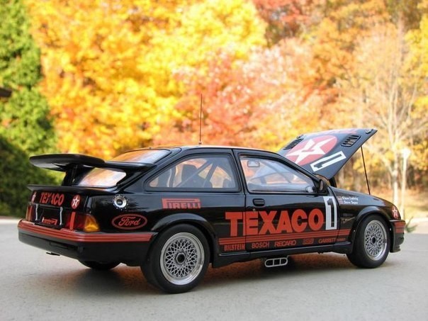 Вид сбоку Ford Sierra RS500 Cosworth Group A 