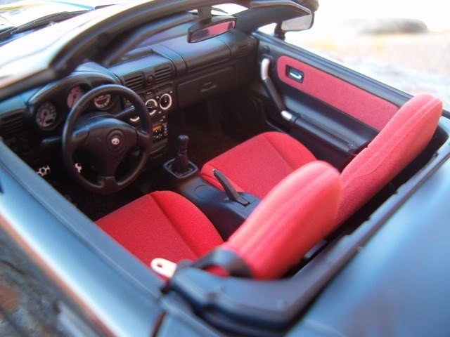 Салон Toyota MR2 Spyder 