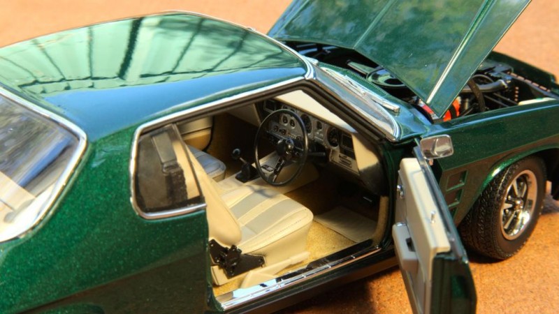 Holden HJ Monaro GTS салон