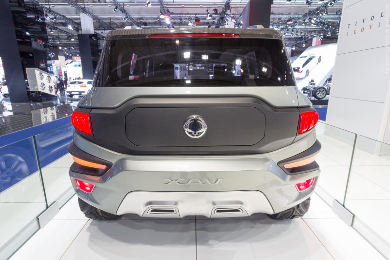 SsangYong XAV-Adventure вид сзади