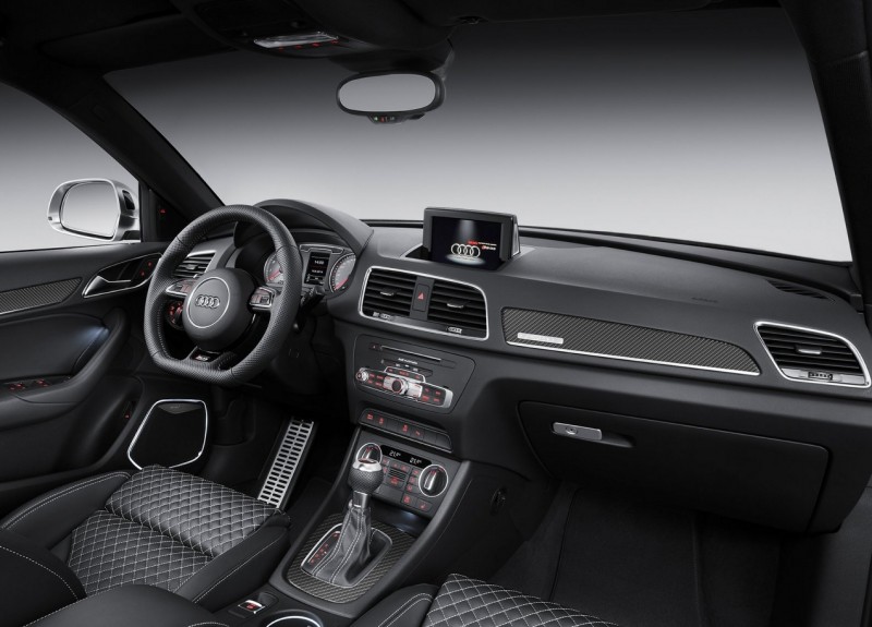 Audi RS Q3 фотография салона