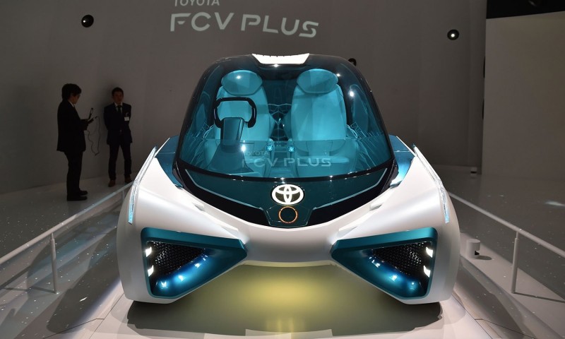 Toyota FCV Plus вид спереди
