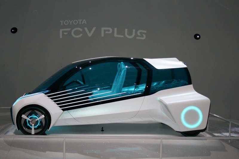 Вид сбоку Toyota FCV Plus