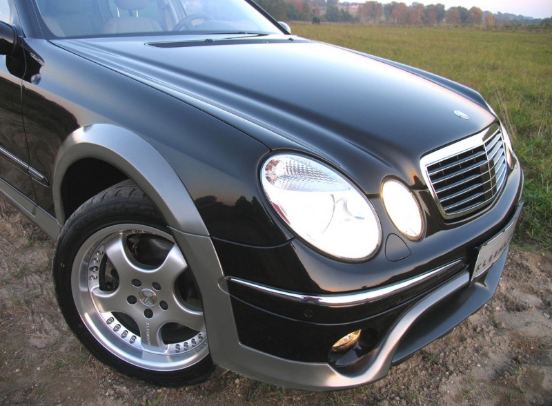 Вид спереди Mercedes-Benz Kleemann E50KCC
