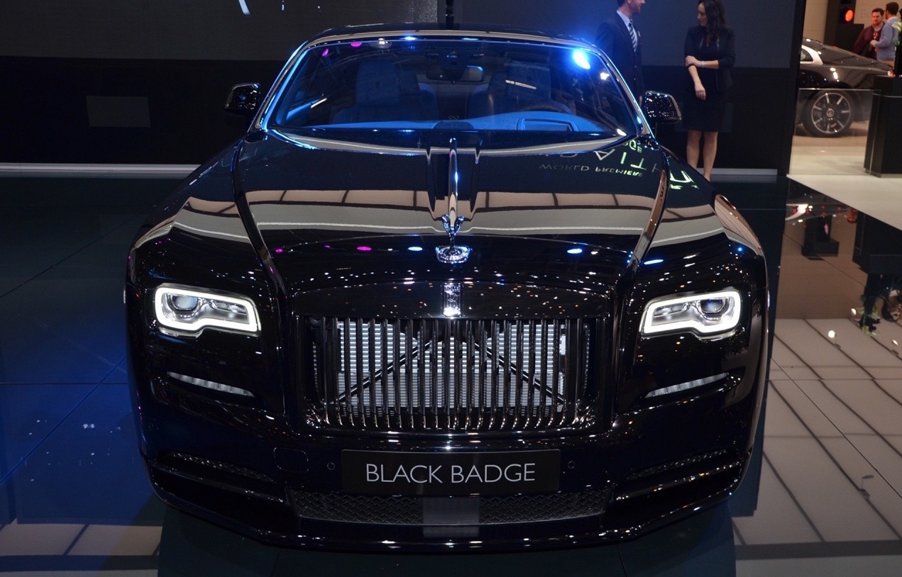 Rolls-Royce Black Badge вид спереди