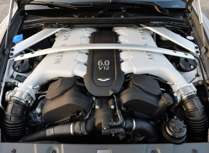Aston Martin Vantage двигатель