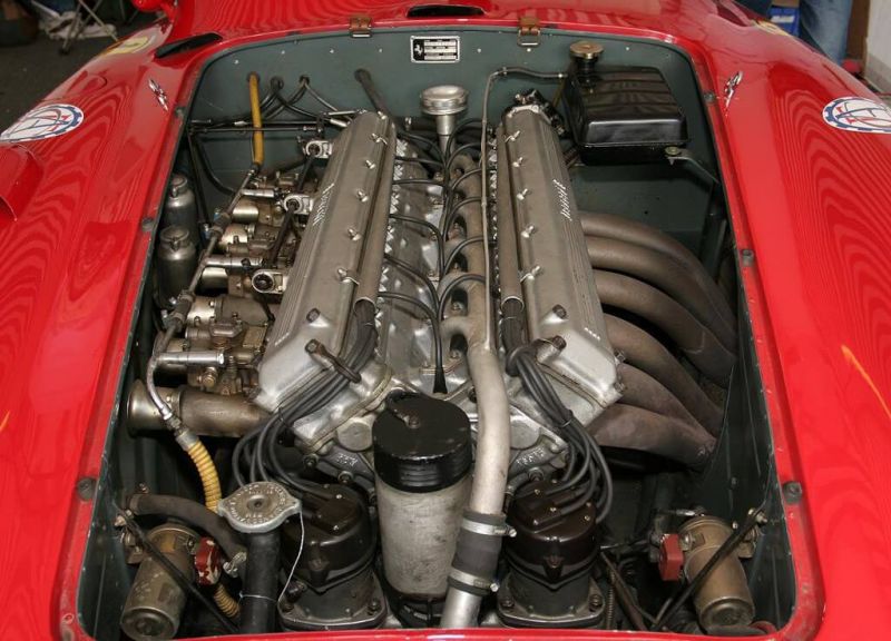 Ferrari 121 LМ Scaglietti Spyder двигатель