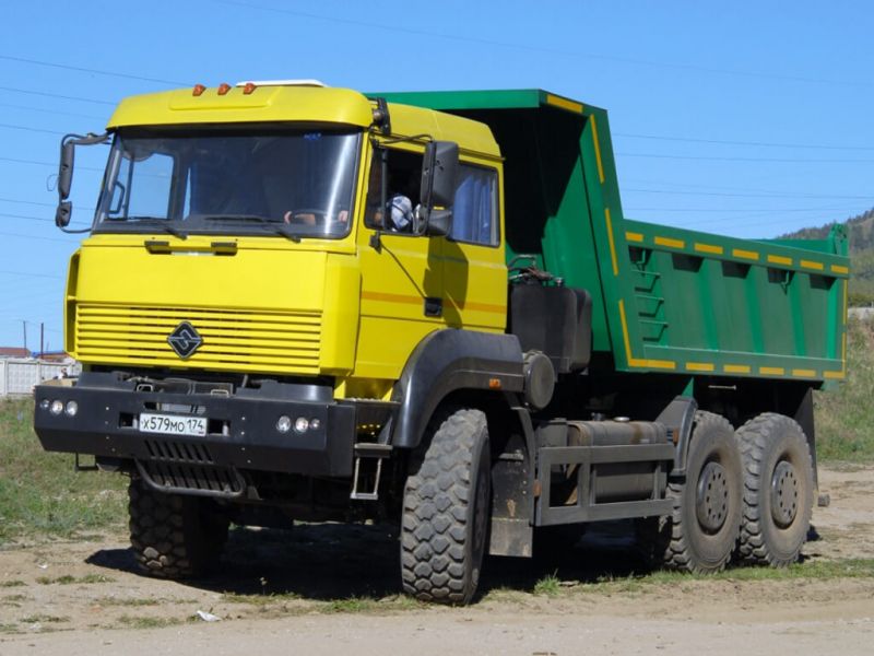 Урал-6370 вид спереди