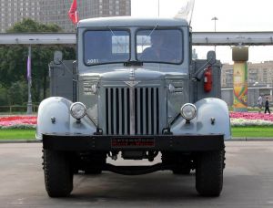 Вид спереди Maz-200