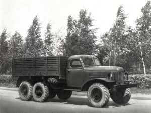 Автомобиль ЗИЛ-157