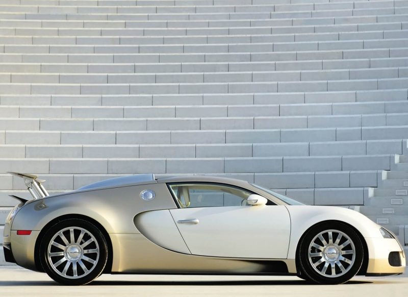 Bugatti Veyron фото автомобиля