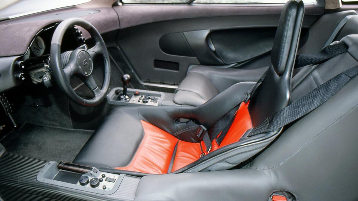 Интерьер McLaren F1