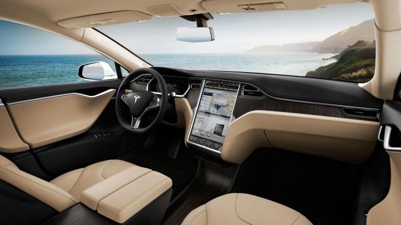 Интерьер Tesla Model S