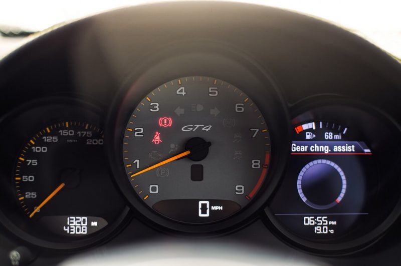 Панель приборов Porsche Cayman